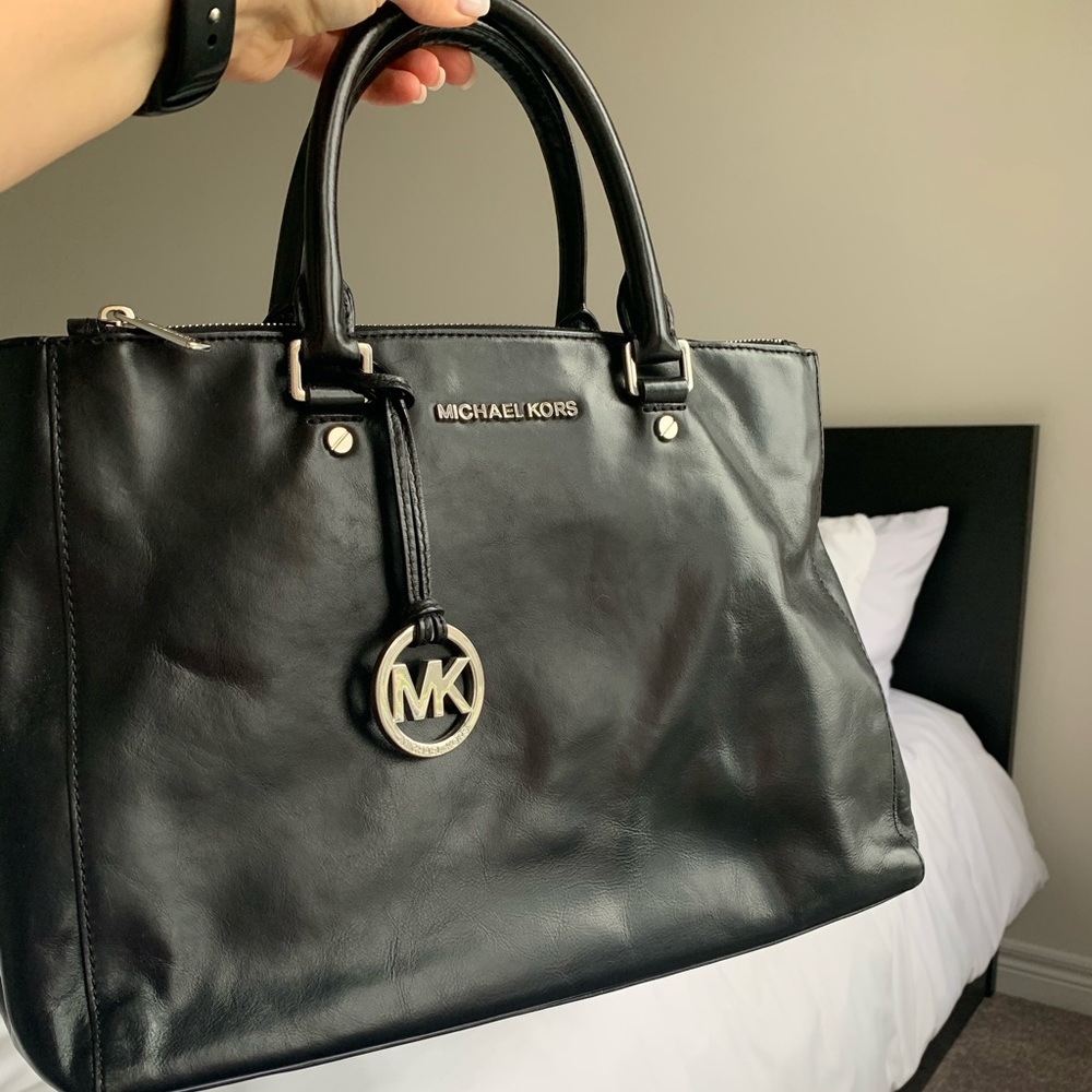 Bedford Tote 👜 by Michael Kors - Picture 8 of 8